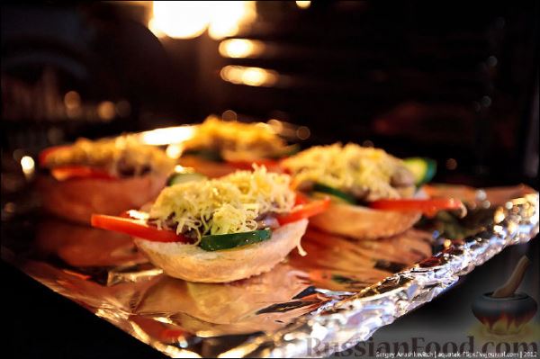 Холостяцкий ужин № 9. Горячие бутерброды с грибами под сыром