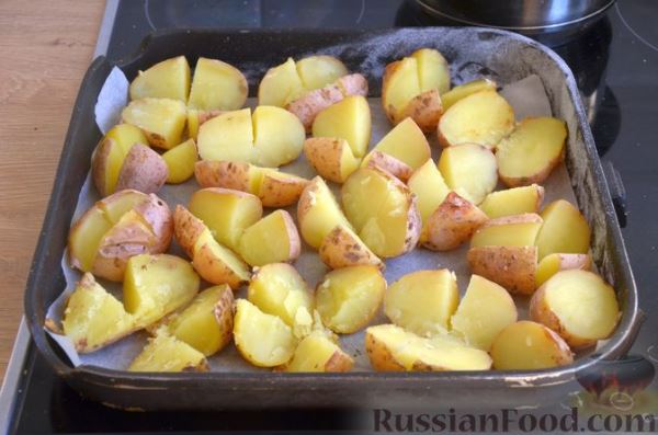 Картофель, запечённый с ветчиной и сырно-горчичным соусом бешамель