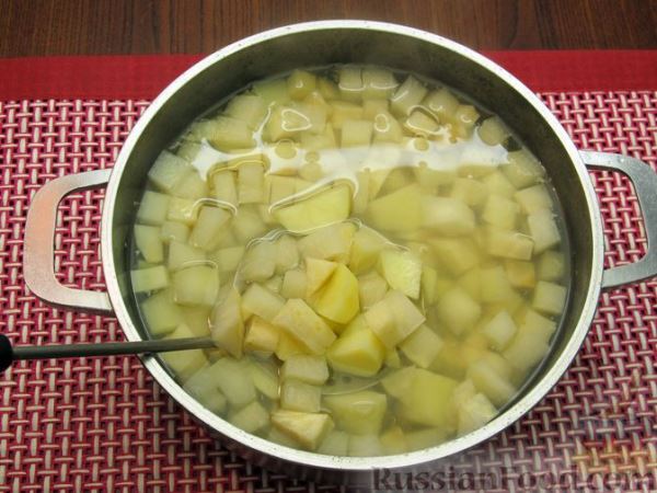 Пюре из кольраби, сельдерея, картофеля и яблока