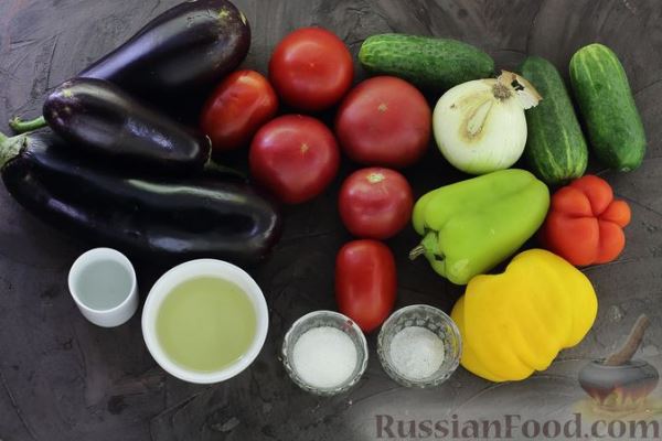 Салат из баклажанов с огурцами и перцем, в томатном соусе (на зиму)