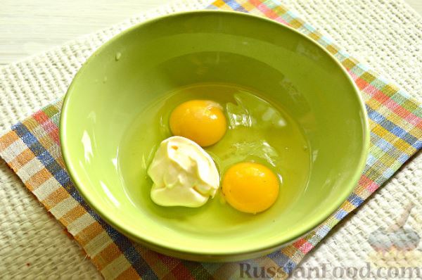 Закуска из кабачков, яиц и зеленого горошка
