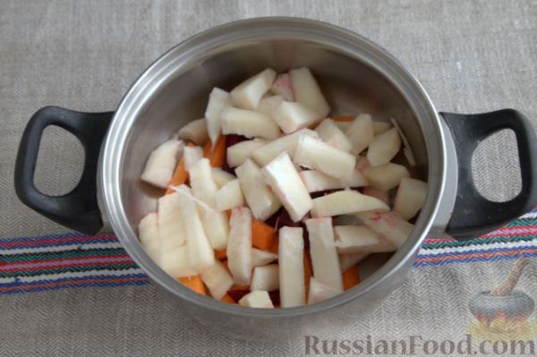 Маринованная кольраби (со свеклой и морковью)